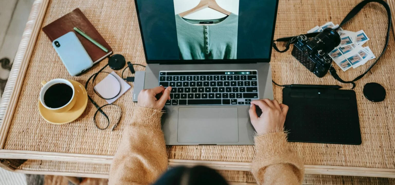 Aviza.ro lansează integrarea cu e-Factura: simplifică gestionarea facturilor și contabilitatea